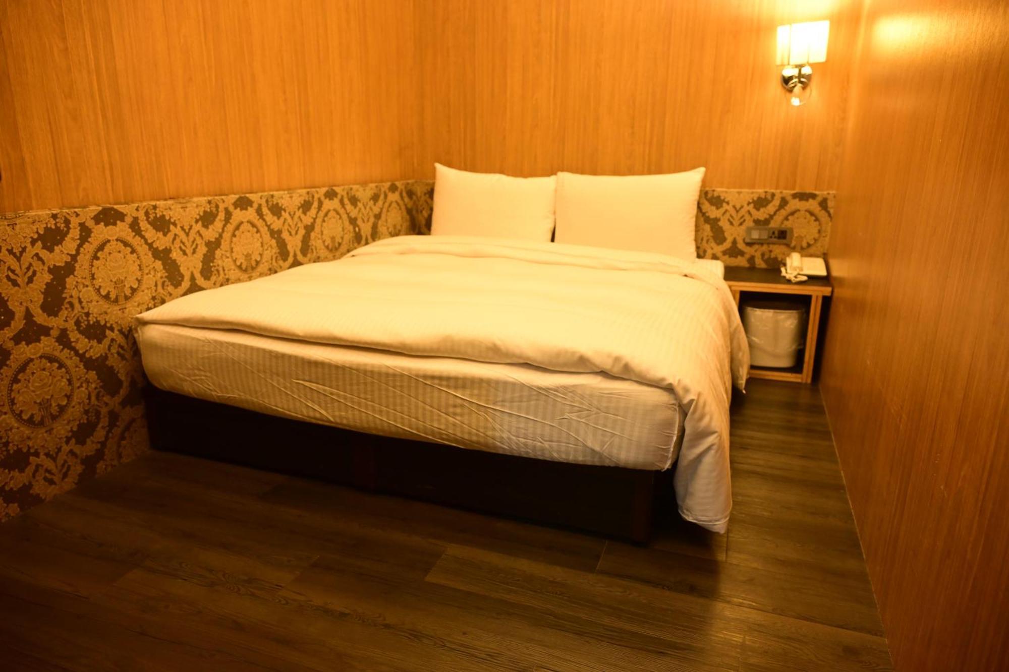 Meworld Hotel - Ximen Tchaj-pej Exteriér fotografie